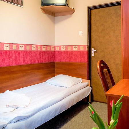 Tamada Aparthotel Ozorkow Ruang foto